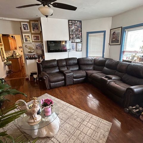 29 Park St, Brockton, MA 02301