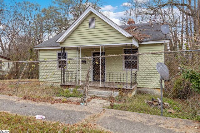 1215 S Bell Street, Clinton, SC 29325