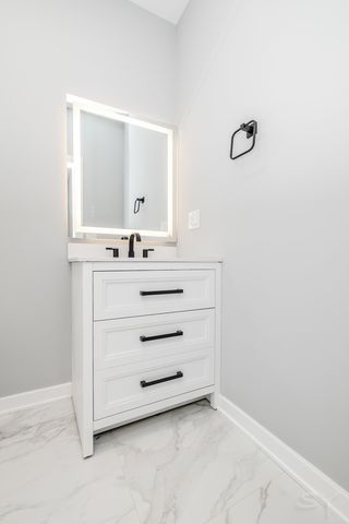 3018 W Polk Street, Chicago, IL 60612