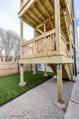 3018 W Polk Street, Chicago, IL 60612