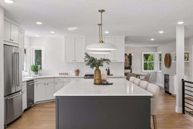 5724 Code Avenue, Edina, MN 55436