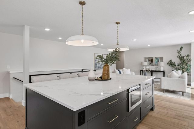 5724 Code Avenue, Edina, MN 55436