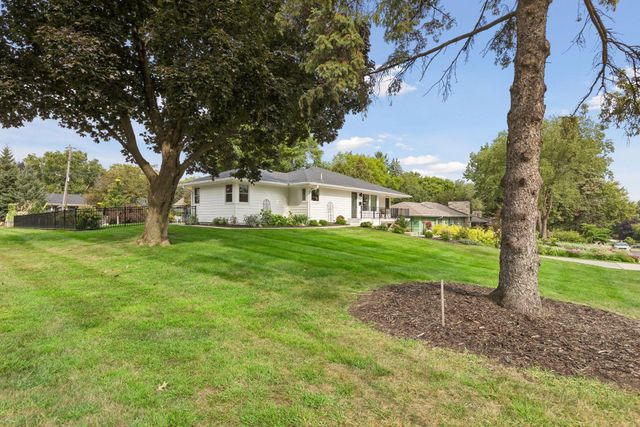 5724 Code Avenue, Edina, MN 55436