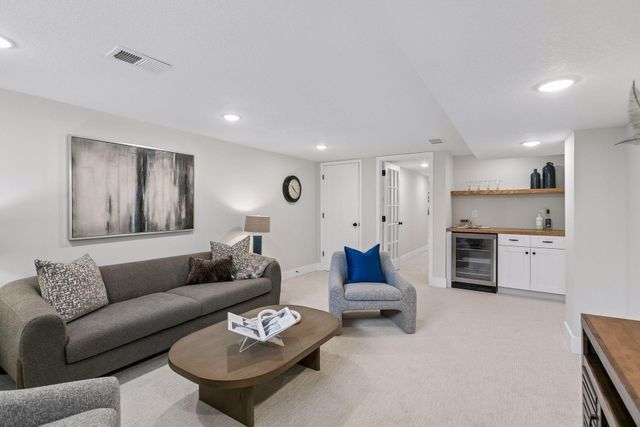 5724 Code Avenue, Edina, MN 55436