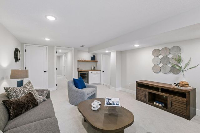 5724 Code Avenue, Edina, MN 55436