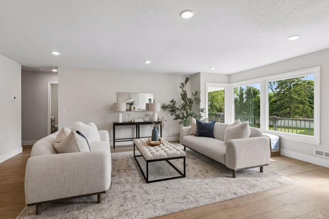 5724 Code Avenue, Edina, MN 55436