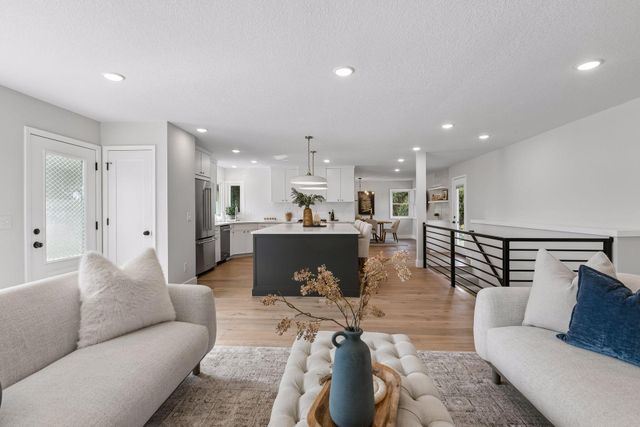 5724 Code Avenue, Edina, MN 55436