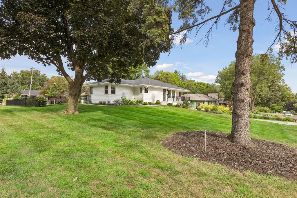 5724 Code Avenue, Edina, MN 55436 — photo 3