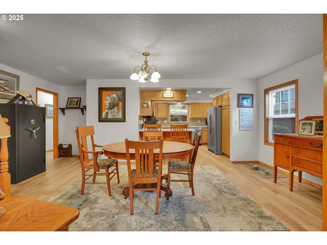 10724 Se CLINTON St, Portland, OR 97266