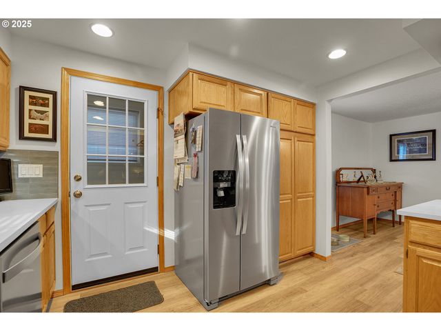 10724 Se CLINTON St, Portland, OR 97266