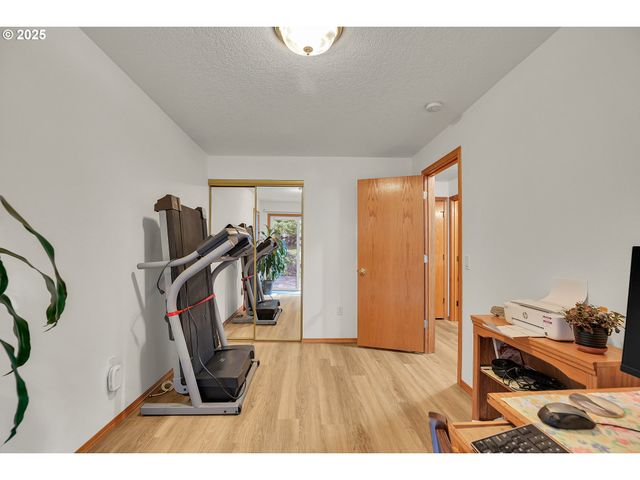 10724 Se CLINTON St, Portland, OR 97266