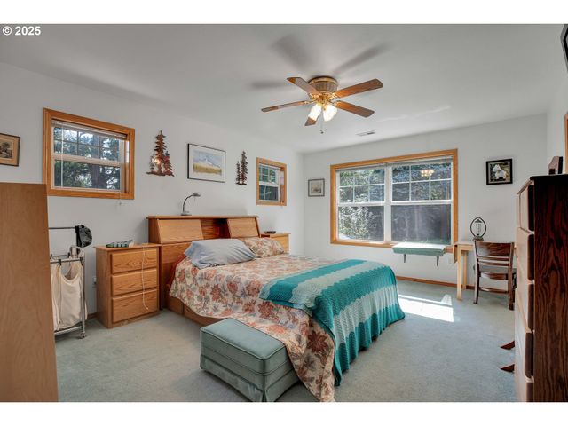 10724 Se CLINTON St, Portland, OR 97266