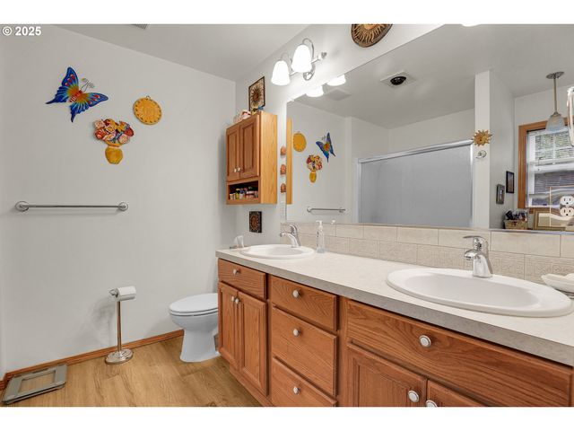 10724 Se CLINTON St, Portland, OR 97266