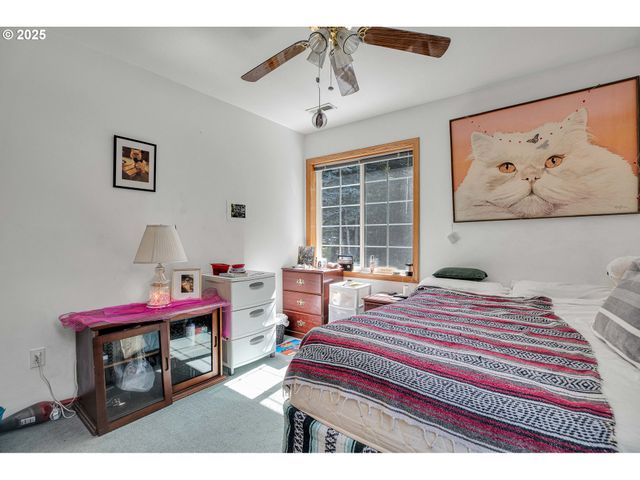 10724 Se CLINTON St, Portland, OR 97266