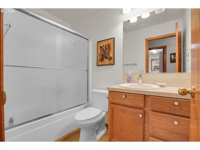 10724 Se CLINTON St, Portland, OR 97266