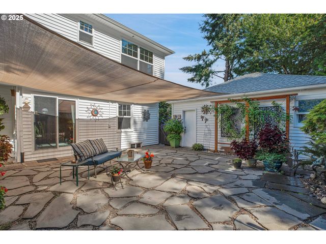 10724 Se CLINTON St, Portland, OR 97266