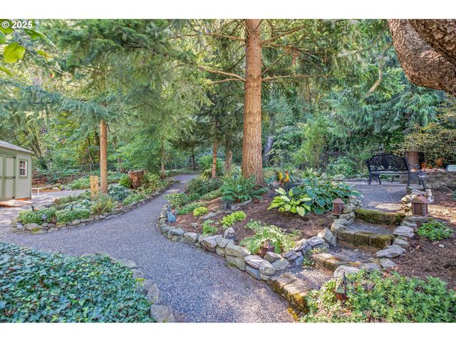 10724 Se CLINTON St, Portland, OR 97266