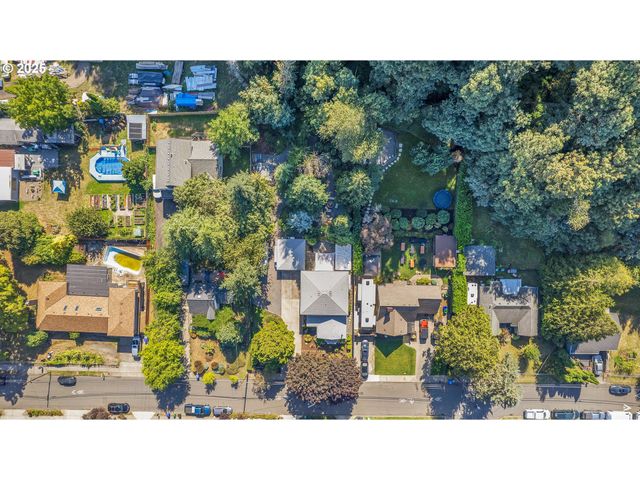 10724 Se CLINTON St, Portland, OR 97266