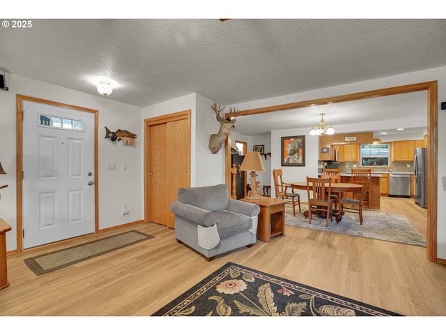 10724 Se CLINTON St, Portland, OR 97266