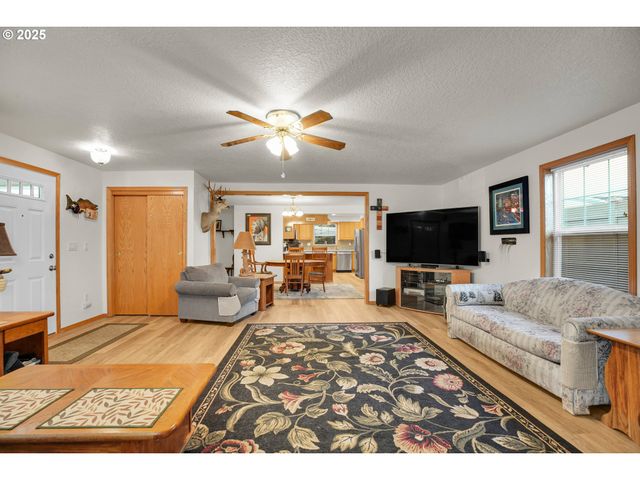 10724 Se CLINTON St, Portland, OR 97266