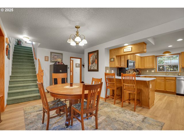 10724 Se CLINTON St, Portland, OR 97266