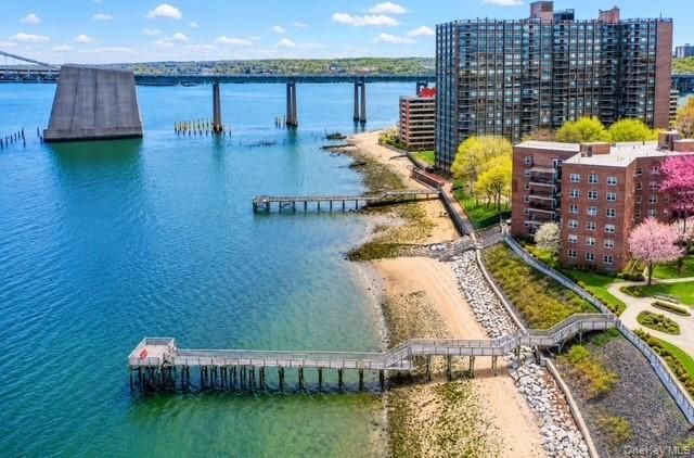 162-01 Powells Cove Boulevard 2G, Beechhurst, NY 11357