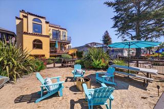 327 Riverview Avenue C, Capitola, CA 95010