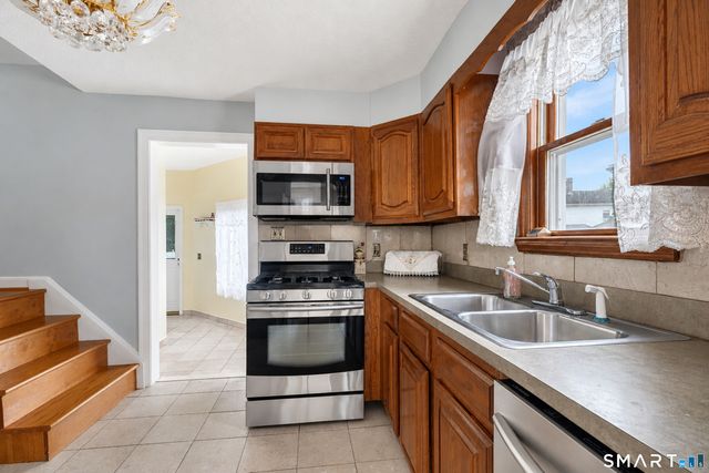3 Coppola Terrace, Derby, CT 06418
