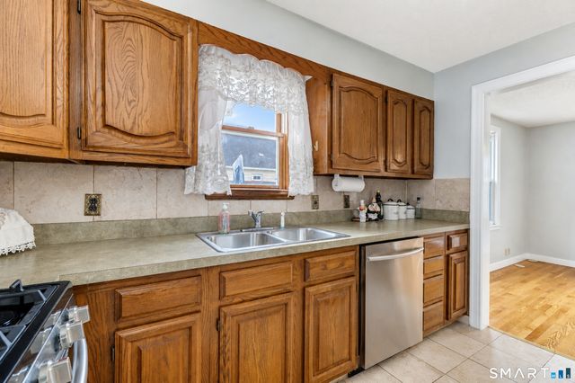 3 Coppola Terrace, Derby, CT 06418