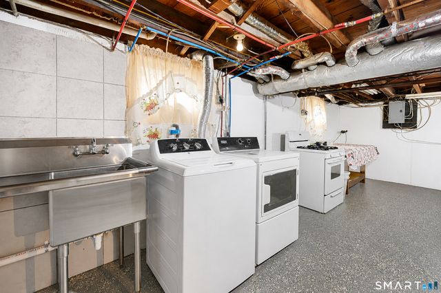 3 Coppola Terrace, Derby, CT 06418