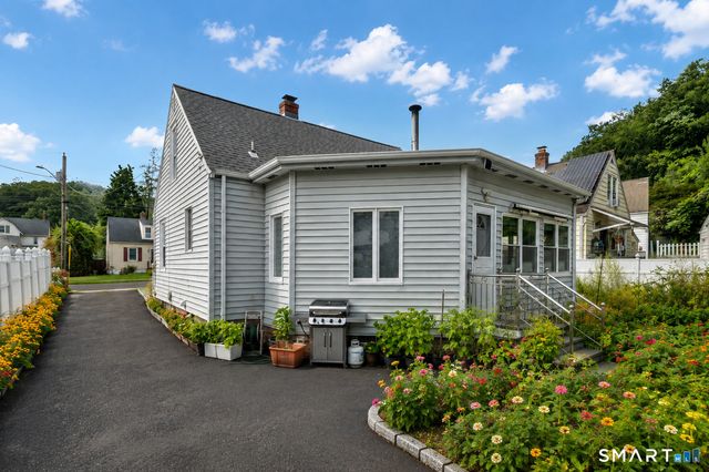 3 Coppola Terrace, Derby, CT 06418