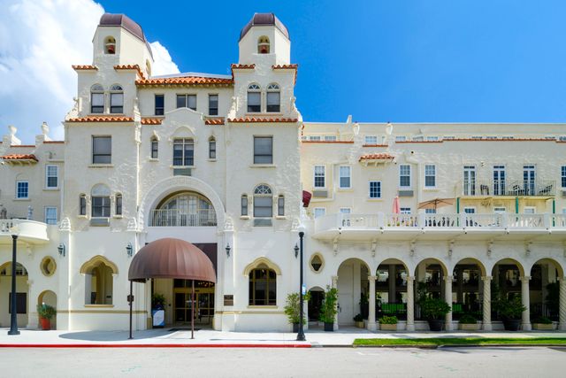 235 Sunrise Avenue 3013, Palm Beach, FL 33480