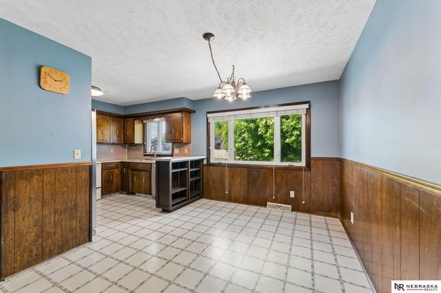 1813 College View Drive, Blair, NE 68008