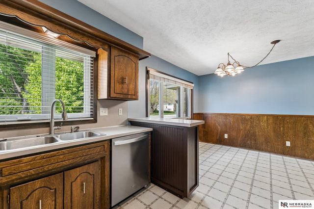1813 College View Drive, Blair, NE 68008