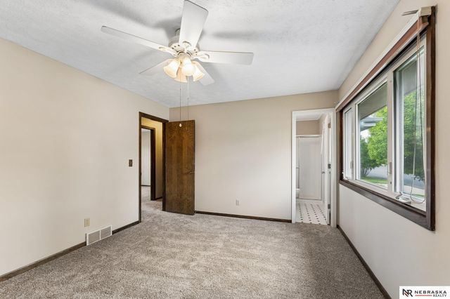 1813 College View Drive, Blair, NE 68008