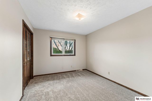 1813 College View Drive, Blair, NE 68008