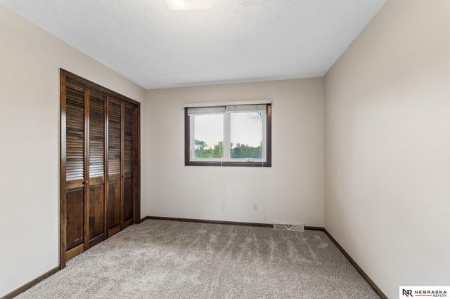 1813 College View Drive, Blair, NE 68008
