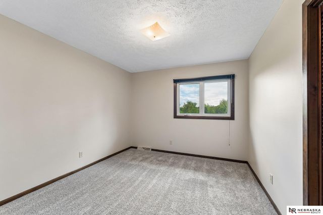1813 College View Drive, Blair, NE 68008