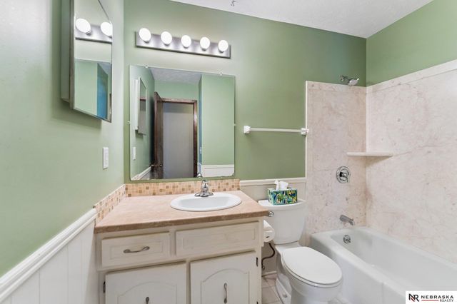1813 College View Drive, Blair, NE 68008