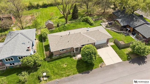 1813 College View Drive, Blair, NE 68008