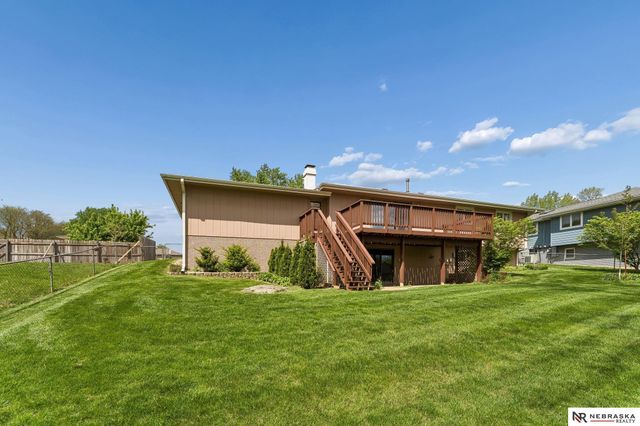 1813 College View Drive, Blair, NE 68008