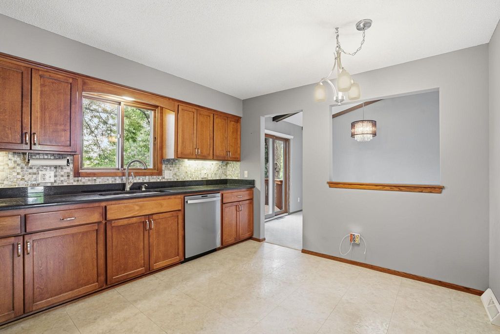 6207 Edgemont Boulevard N, Brooklyn Park, MN 55428 — photo 4