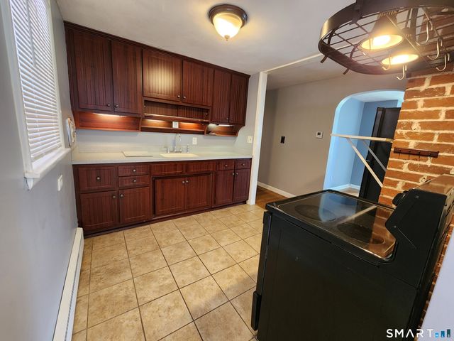 42 Coventry Street, Manchester, CT 06042