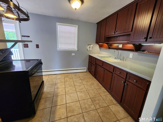 42 Coventry Street, Manchester, CT 06042