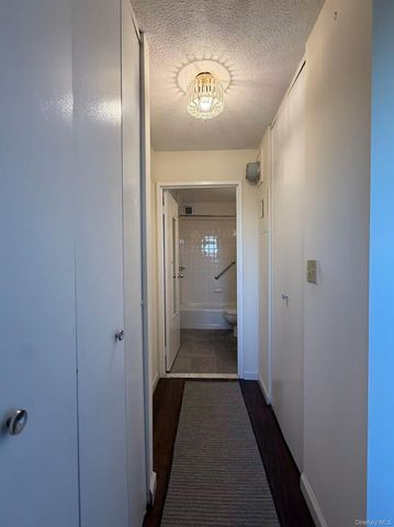 2 Bay Club Drive 17H, Bayside, NY 11360