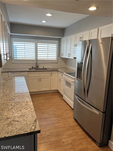 632 98th AVE N, Naples, FL 34108