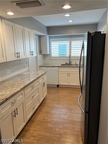 632 98th AVE N, Naples, FL 34108