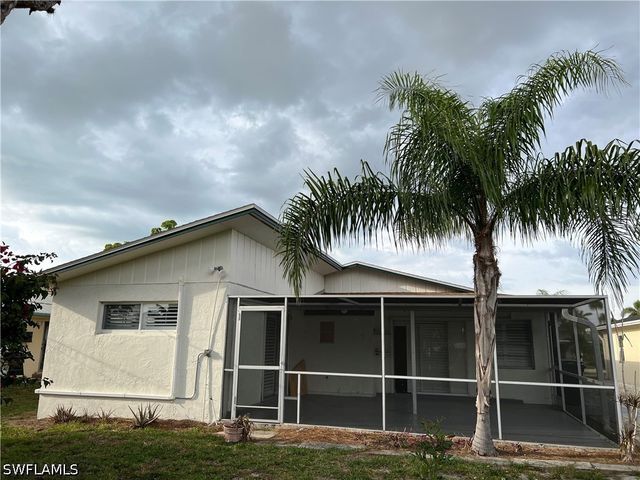 632 98th AVE N, Naples, FL 34108