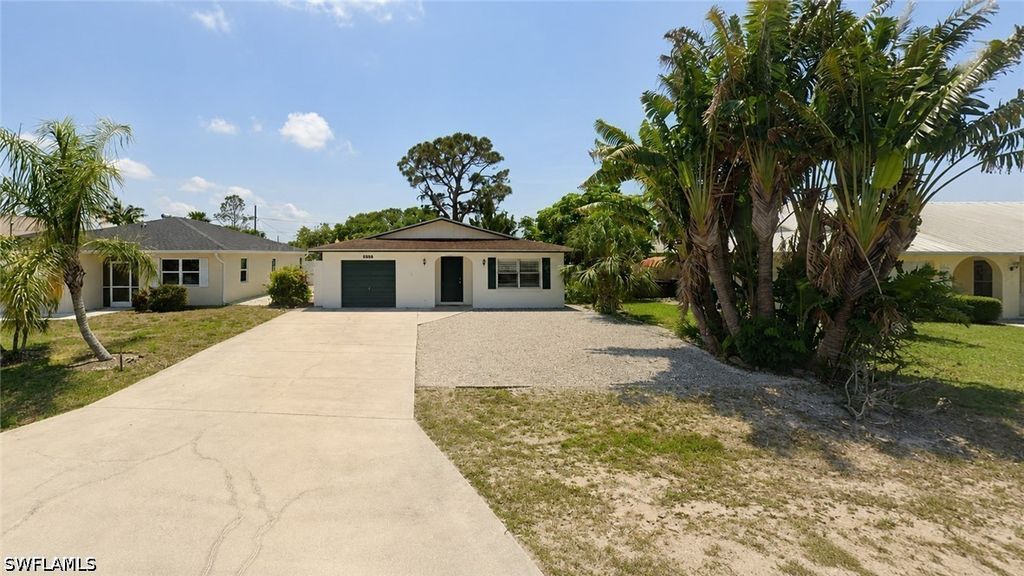 632 98th AVE N, Naples, FL 34108