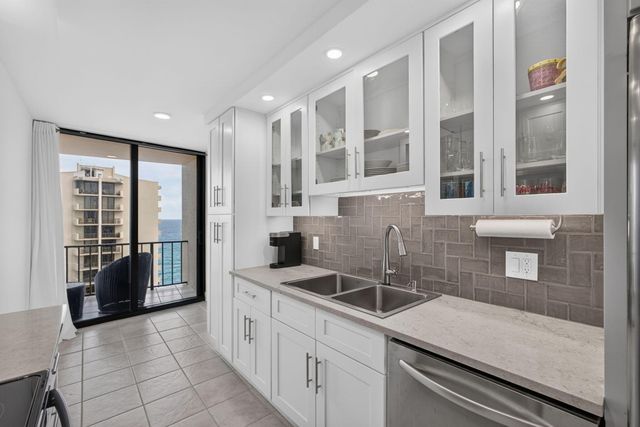 4200 N Ocean Drive 2-1601, Singer Island, FL 33404